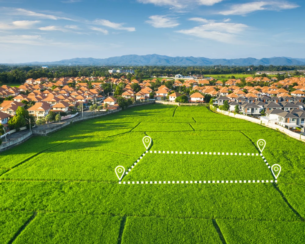 British Columbia vacant land with long-term development potential near a growing community