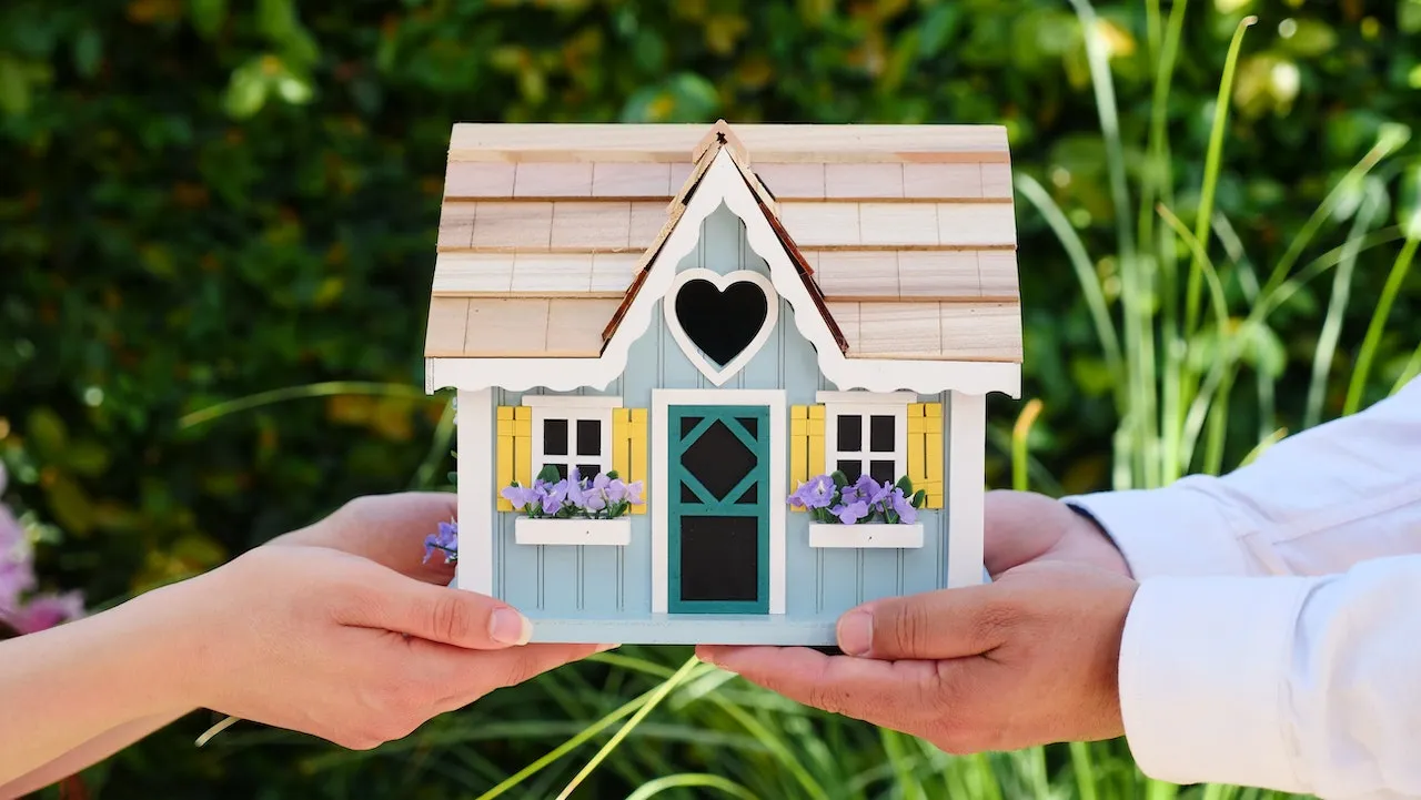 Mortgage broker comparing flexible B lender financing options in British Columbia